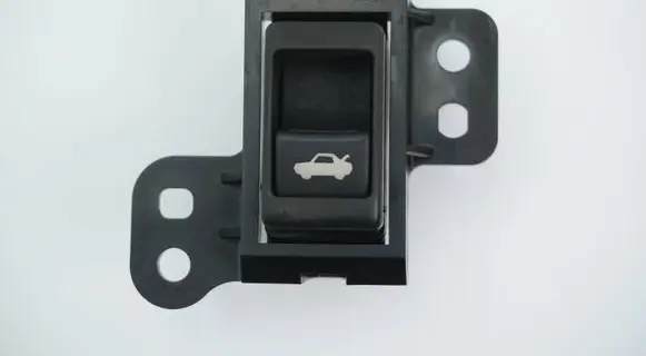 Nissan GT-R Tailgate/boot open switch button L10474TM100