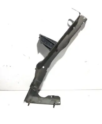 Audi A5 Sportback 8TA Fender mounting bracket 8T0821135C