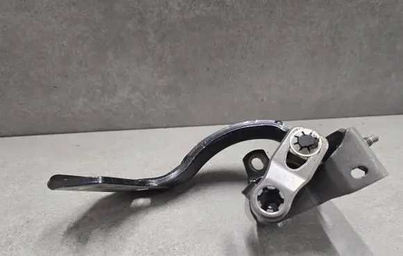 Audi A6 C7 Tailgate/trunk/boot hinge 4G9827300
