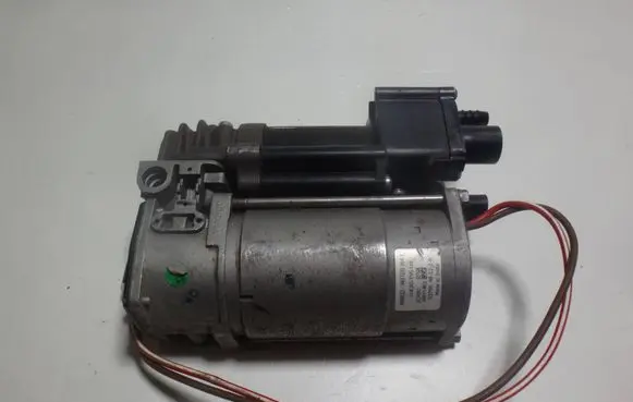 BMW 5 GT F07 Air suspension compressor/pump 6789450