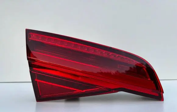 Audi A8 S8 D4 4H Tailgate rear/tail lights 4H0945093K