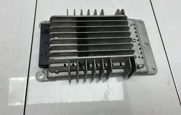 Audi A3 S3 8P Sound amplifier 8P7035223