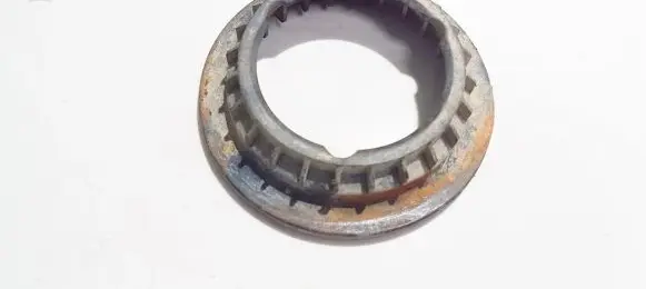 Ford Mondeo Mk III Front coil spring rubber mount 