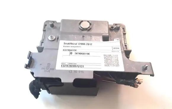 Seat Ibiza IV (6J,6P) Engine control unit/module 03E906019E
