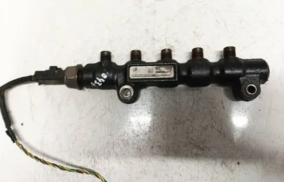 Volvo V50 Fuel main line pipe 9654592680