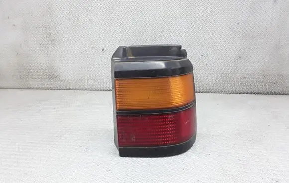 Volkswagen PASSAT B3 Rear/tail lights 333945112