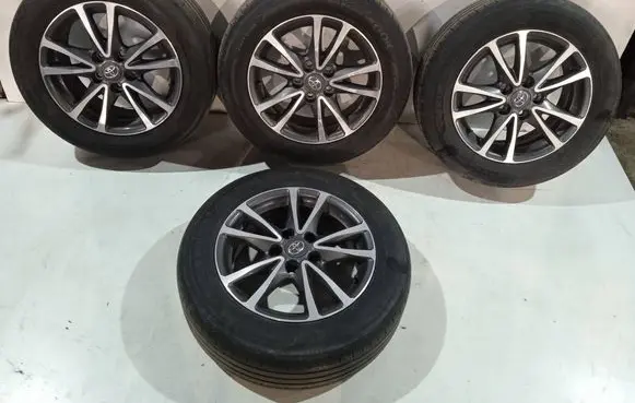 R16 alloy rim