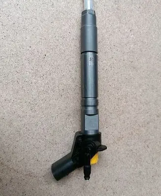 Mercedes-Benz Vito Viano W639 Fuel injector 0986435356-T