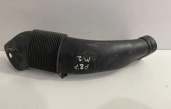 BMW X6 F16 Air intake hose/pipe 8514007