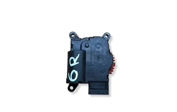 Skoda Fabia Mk3 (NJ) Air flap motor/actuator V3268003 120912 3093819