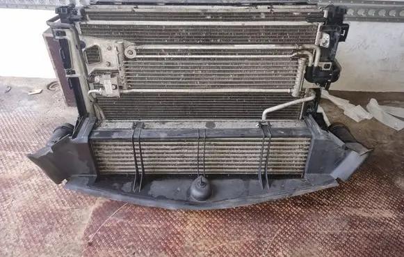 Mercedes-Benz E A207 Radiator set A2045000293 A0005010765 A2049066802