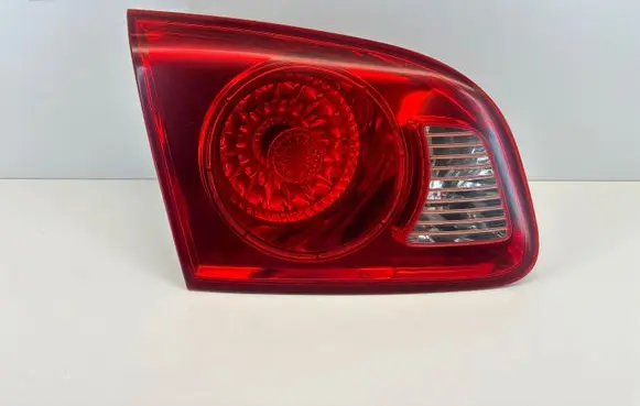 Tailgate rear/tail lights
