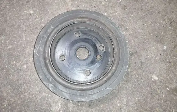 Volvo XC90 Crankshaft pulley