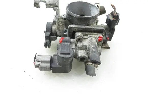 Suzuki Swift I Throttle body valve