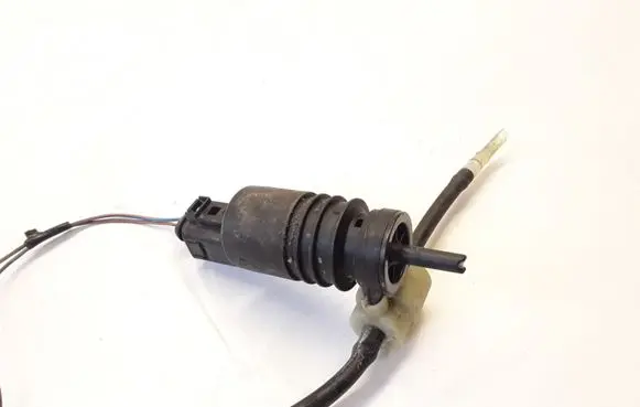 Suzuki Ignis Windscreen/windshield washer pump 3033317