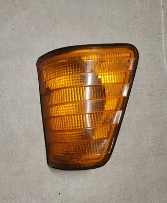 Mercedes-Benz 207 310 Front indicator light 32757R6 32757