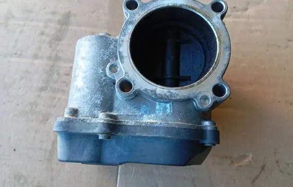 Volkswagen Golf VI Throttle body valve 03C133062C A2C53030936