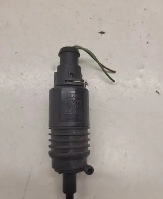 Audi A6 S6 C4 4A Windscreen/windshield washer pump 4A0955651