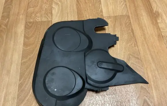 Volkswagen PASSAT B6 Timing belt guard (cover) 03G109107A
