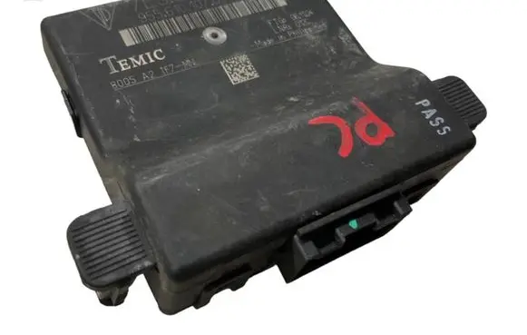 Porsche Cayenne (9PA) Gateway control module 95561010701 8005A2 7L5907530