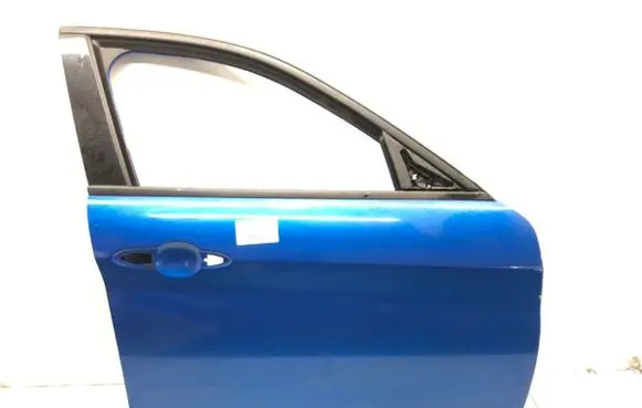 Alfa Romeo Giulia Front door