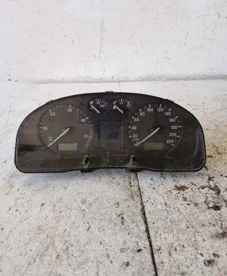Volkswagen PASSAT B5 Speedometer (instrument cluster) 09051940090