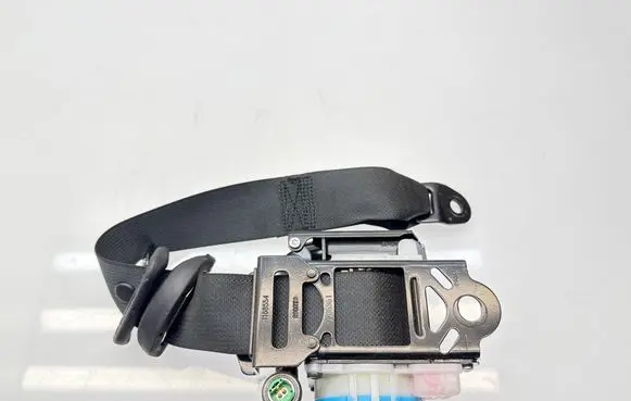 Toyota Yaris Cross Rear seatbelt 733700D401 241022