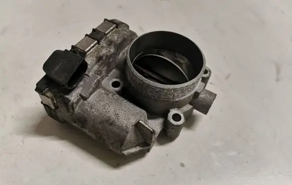 Mercedes-Benz C W203 Throttle valve A1110980109
