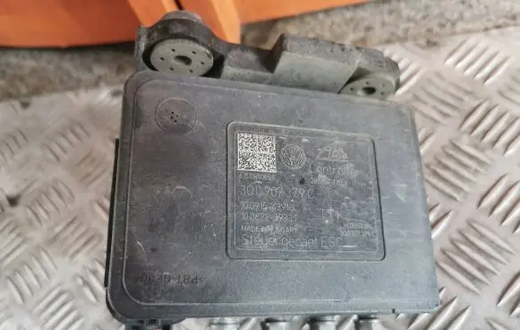 Skoda Octavia Mk3 (5E) ABS Pump 3Q0907379C