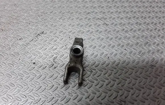 Opel Vectra C Fuel Injector clamp holder