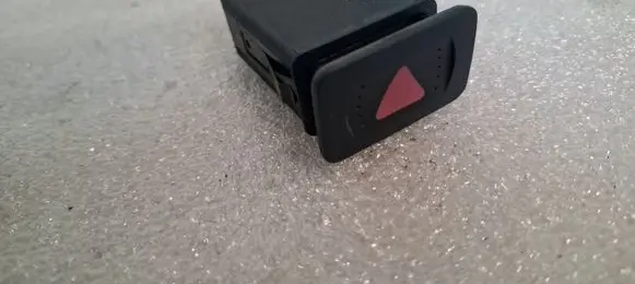 Volkswagen Golf IV Hazard light switch