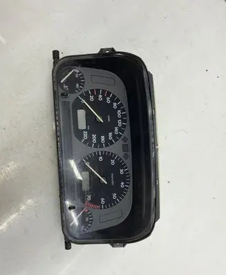 Volkswagen Golf III Speedometer (instrument cluster) 354001002