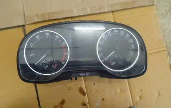 Skoda Fabia Mk3 (NJ) Speedometer (instrument cluster) 6V0920740C 008502 A2C13557700