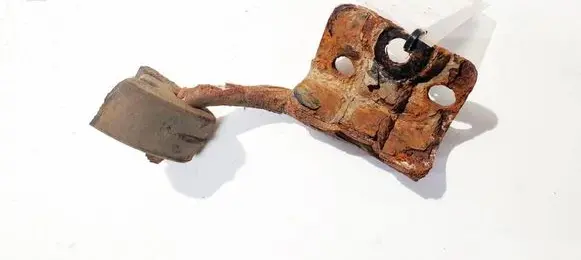 Volvo S60 Muffler mount bracket/holder 