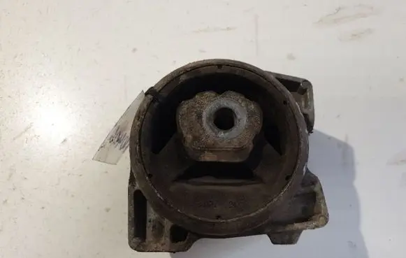 Engine mount bracket