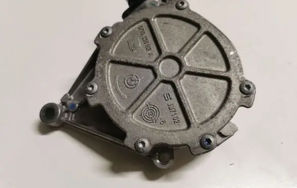 BMW 3 F30 F35 F31 Oil pump 0710336189D