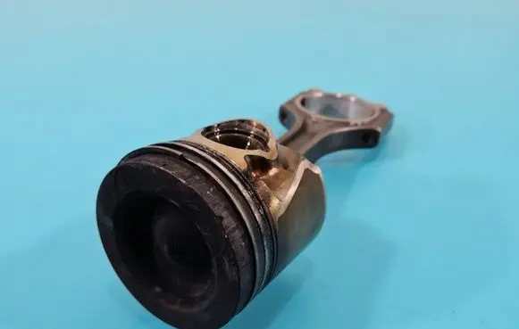 Piston