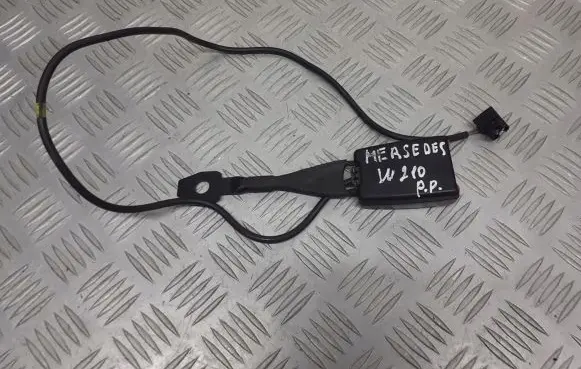 Mercedes-Benz E W210 Front seatbelt 2108603269