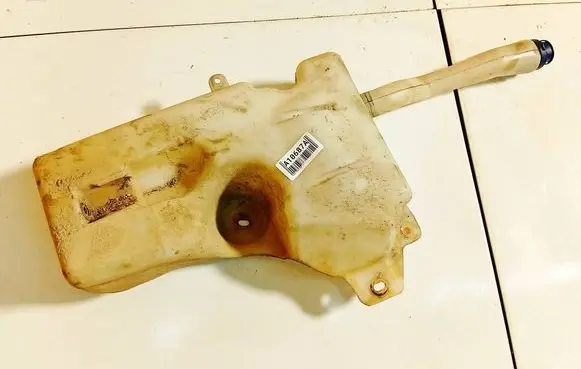 Windshield washer fluid reservoir/tank