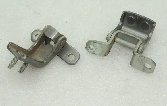 Suzuki Grand Vitara II Rear door hinge set 6941063J00 6943063J00