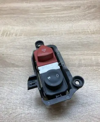 Renault Megane II Hazard light switch 8200095493 8200109723