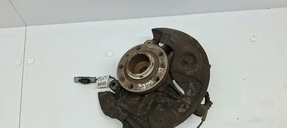 Front wheel hub