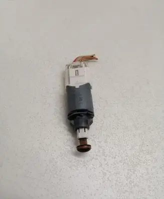 Renault Scenic II - Grand scenic II Brake pedal sensor switch 8200168238