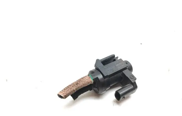 BMW 2 F46 Vacuum valve 8570591 16T203 70478502