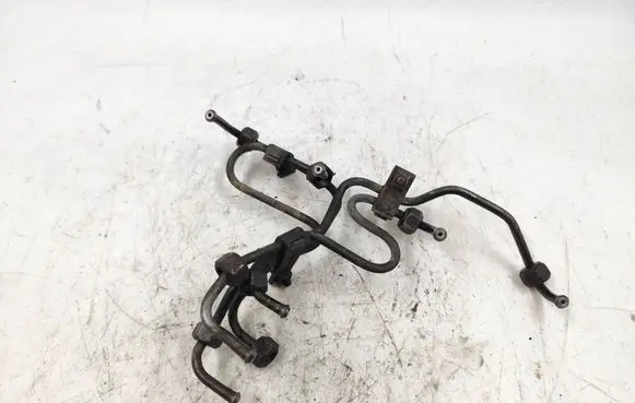 Fuel injector supply line/pipe