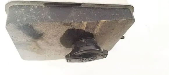 Coolant expansion tank/reservoir