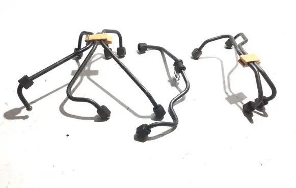 Fuel injector supply line/pipe