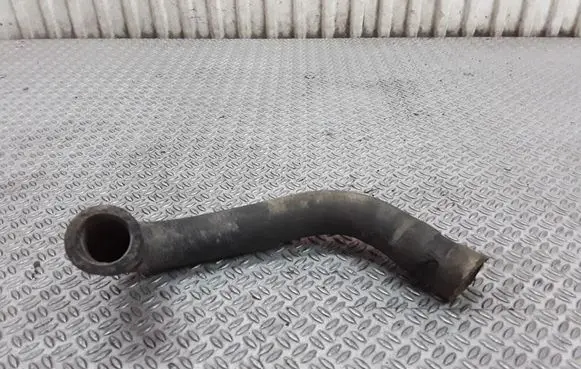 Volkswagen PASSAT B5 Engine coolant pipe/hose