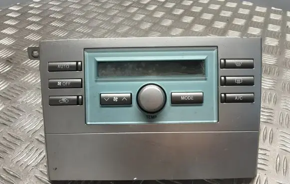 Toyota Corolla Verso AR10 Climate control unit 559000F030
