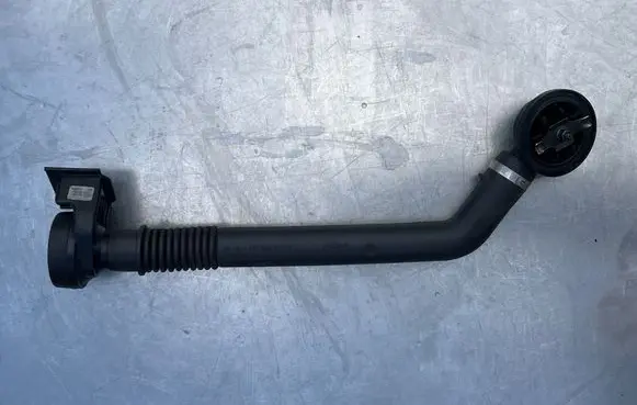 Mercedes-Benz Sprinter W907 W910 Oil fill pipe 0212632A A6510100169